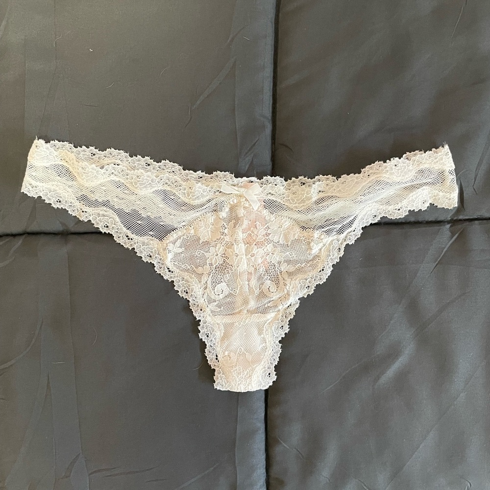 VS & PINK White Lace Thongs